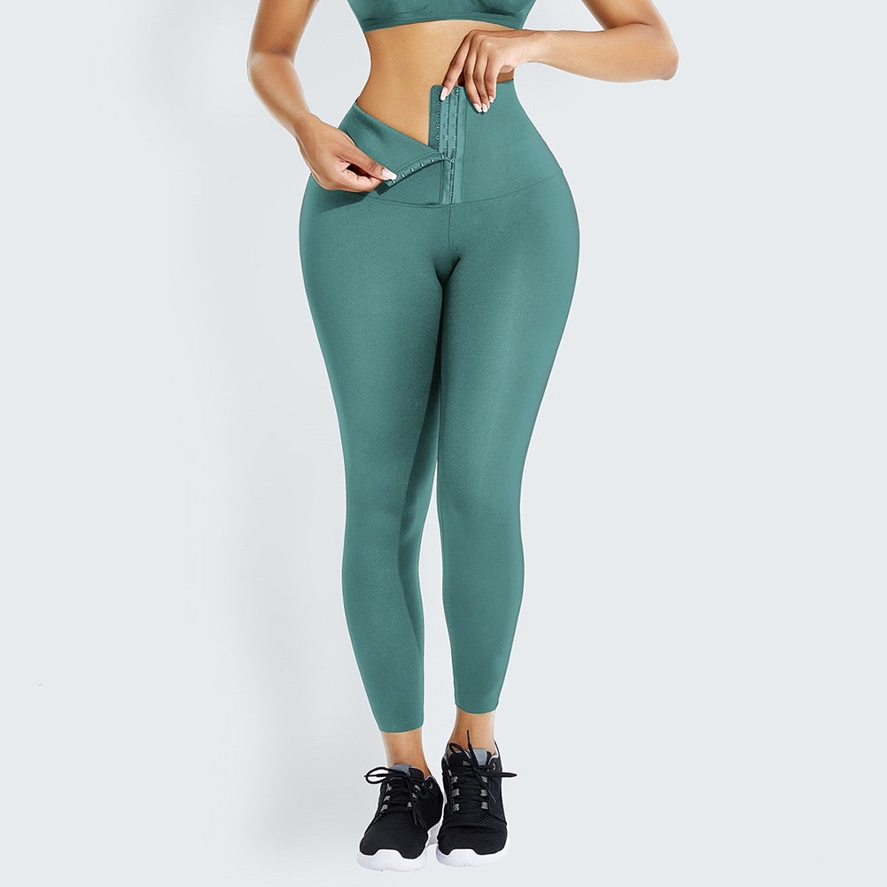 Just in time for my dance class, I received my @getkillerkurves waist  trainer Leggings Size: 6x Sizes: M-6x WAIST TRAINER LEGGINGS �